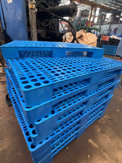 pallet nhựa 2