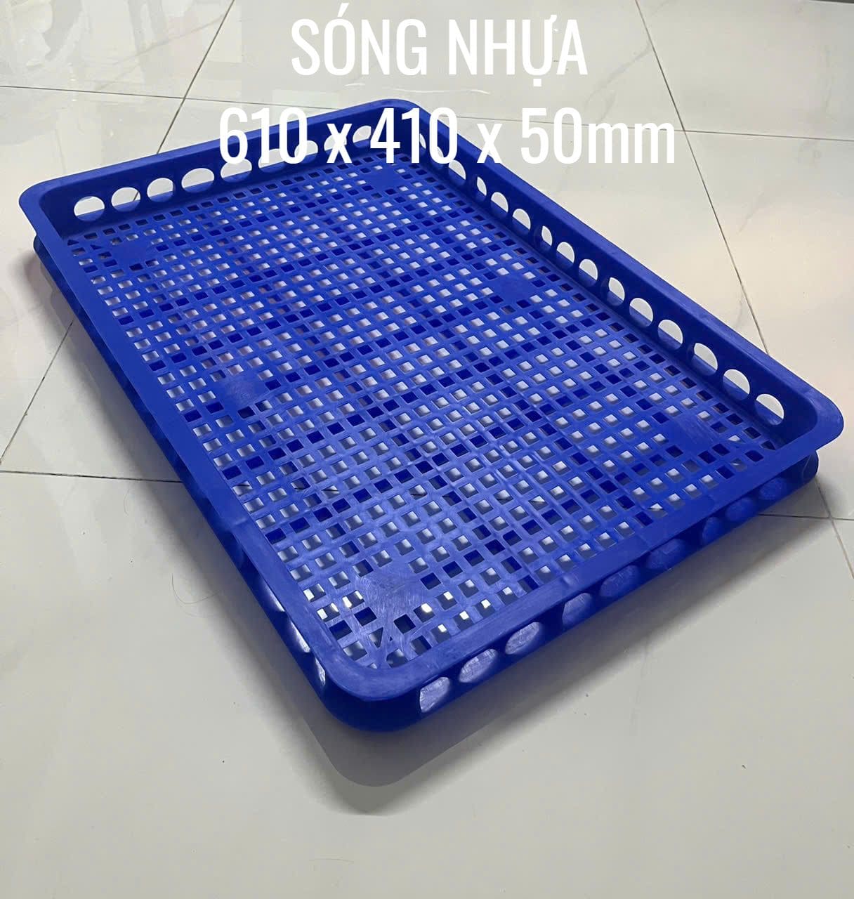 Sóng nhựa hở màu xanh dương dẹt kích thước 610x410x50mm