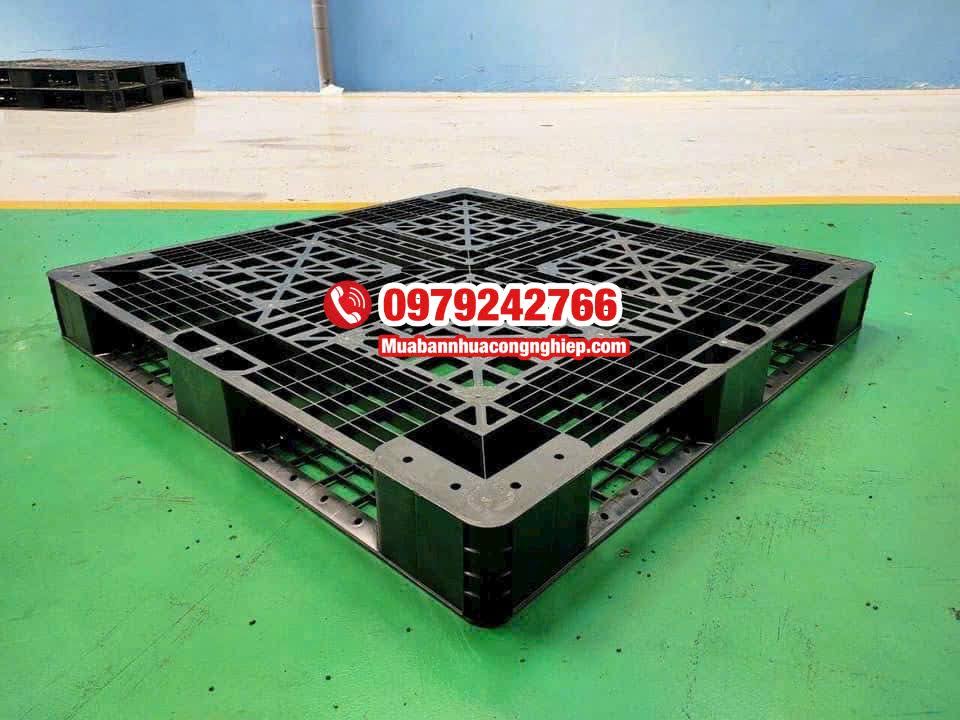 Pallet nhựa cho container – Tiêu chuẩn & khuyến nghị sử dụng