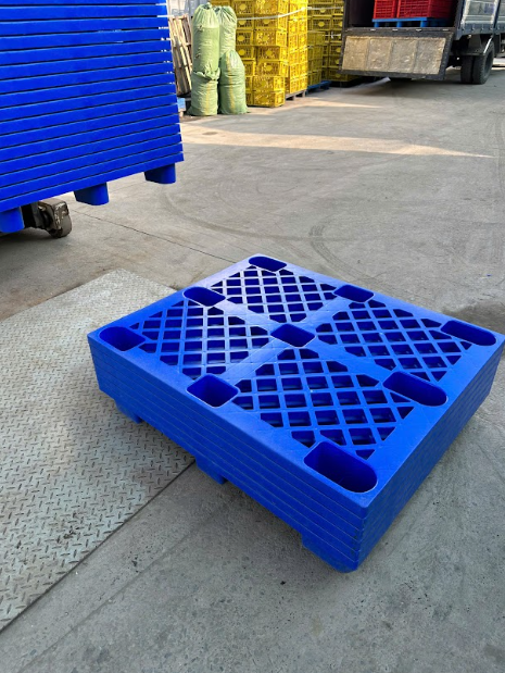 Địa chỉ mua pallet nhựa TPHCM uy tín, giá tốt – Ghé ngay Nhựa Thịnh Phát